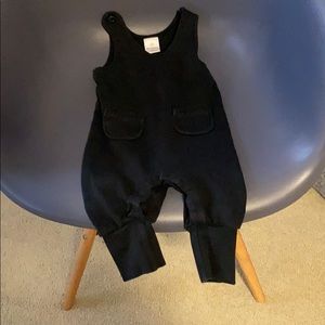 Hanna Andersson black jumper